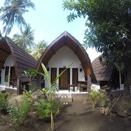 Hello Lumbung Homestay Gili Islands Exterior photo
