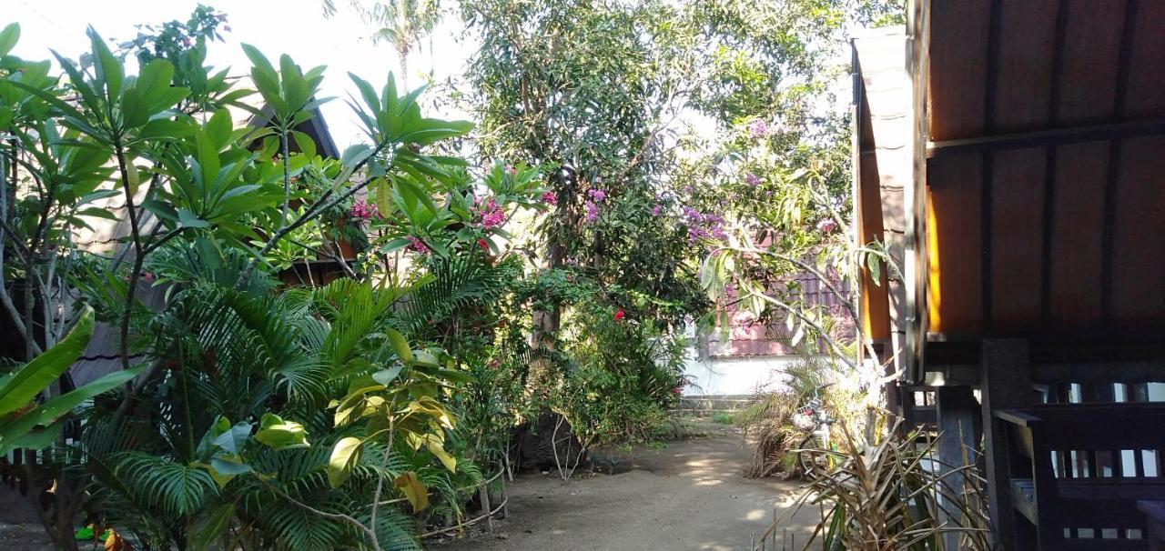 Hello Lumbung Homestay Gili Islands Exterior photo